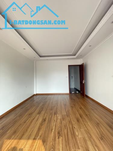CHÍNHCHỦ BÁN NHÀ NGỌC HỒI – MỚI KÍNH KOONG – 6 TẦNG CÓ THANG MÁY – Ô TÔ NGỦ TRONG NHÀ - 3