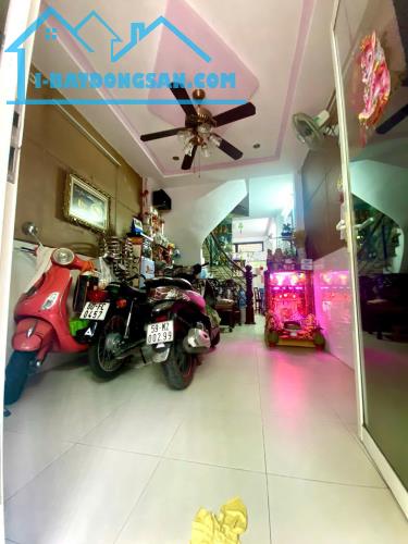 Chính chủ cần bán nhà gấp tại Quận11 tp HCM