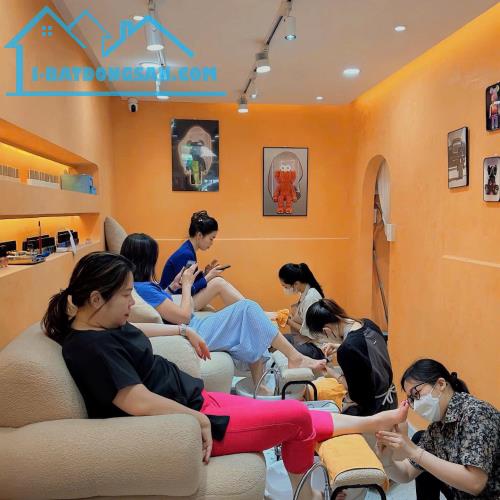 SANG NHƯỢNG Tiệm Nail quận 10 HCM - 1