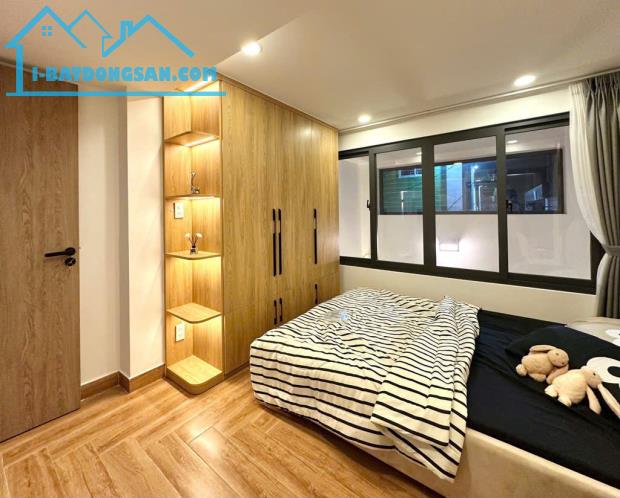 BÁN CĂN GÓC 3 MẶT HẺM - VỊ TRÍ ĐỘC ĐÁO - OTO ĐẬU TRƯỚC NHÀ - giá 8.85tỷ