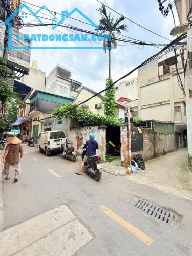 CHO THUÊ NHÀ MÁI BẰNG – RỘNG RÃI, TIỆN Ở VÀ KINH DOANH TẠI NGÕ 273 TÂN MAI