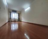 Cho thuê nhà phố Đào Tấn, Ba Đình, 80m2, 2 ngủ, nhà đẹp gần phố, ô tô đỗ cửa