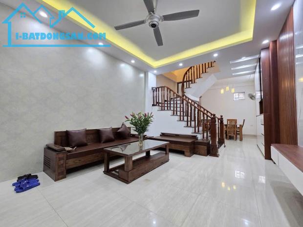 🔥HIẾM! BÁN GẤP NHÀ LÔ GÓC BÀ TRIỆU - HÀ ĐÔNG🔥GARA Ô TÔ🔥 43m²-  4.5 TẦNG-  CHỈ 10,989 TỶ