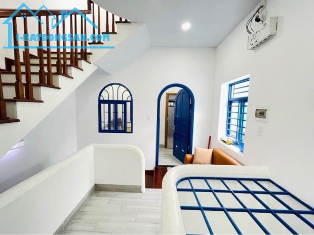 # Nhà gần MT Thi Sách, Ô tô Đậu 20m , 60m2, 3 tầng mới xây 2 năm, cứng ngắc, cực chắc, an