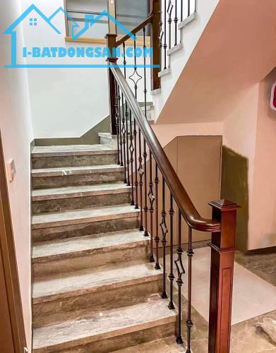 Tôi cho thuê nhà hai cửa đi, mới, Trúc Bạch; vỉa hè 100m2* 4T- 30 Tr