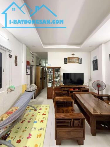 Nhà rộng 3 PN, hẻm ô tô Tân Quý, cạnh Công viên Aeon, 4.3 tỷ - 4