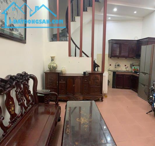 Cho thuê nhà ngõ ô tô Văn Cao, Ba Đình, 35m2, 4.5 tầng, 3 ngủ, 11 triệu - 3