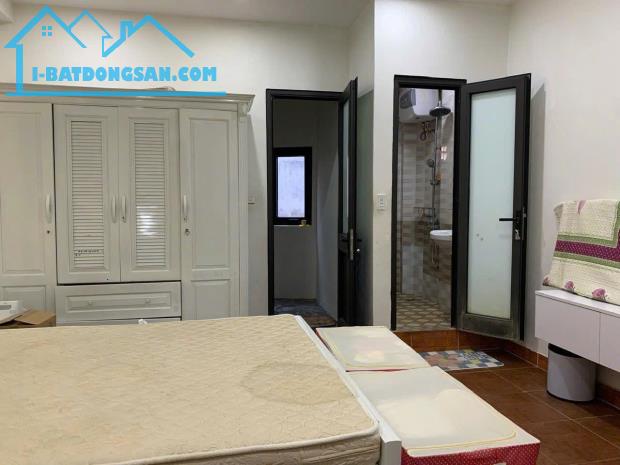 Cho thuê nhà ngõ ô tô Văn Cao, Ba Đình, 35m2, 4.5 tầng, 3 ngủ, 11 triệu - 2