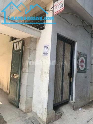 Cho thuê phòng trọ khép kín,45m2, có gác xép ngõ 165 Cầu Giấy gần ĐH Giao thông vận tải...