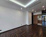 Đón nắng  R4 132m² - Tầng trên 10 , hướng Đông
