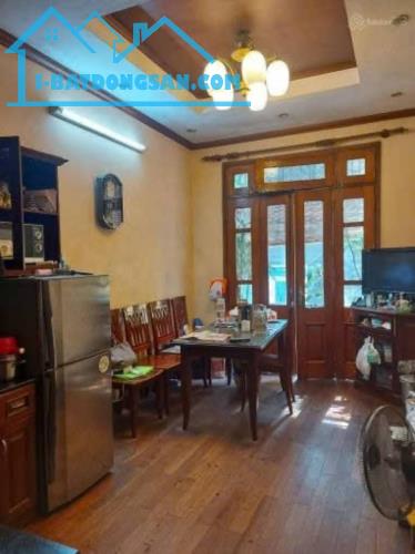 Cho thuê nhà ngõ kinh doanh phố Kim Mã Ba Đình 25m x 5 tầng, giá 15tr/tháng