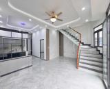 BÁN NHÀ 1 TRỆT 1 LẦU. 3PN, Hoàn Công, Thổ Cư.Sát Trung Tâm Biên Hoà