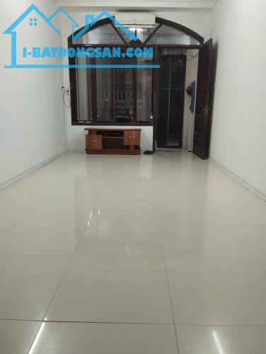 Cho thuê nhà ngõ ôtô phố Điện Biên Phủ Ba Đình 35m x 4 tầng, giá 18tr/tháng - 2