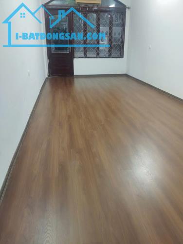 Cho thuê nhà ngõ ôtô phố Điện Biên Phủ Ba Đình 35m x 4 tầng, giá 18tr/tháng