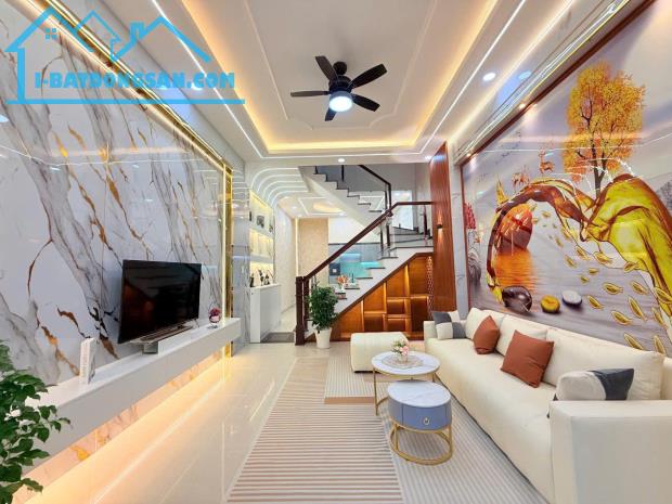 BÁN NHÀ HIẾM MỚI XÂY  ĐƯỜNG THẠNH LỘC 13 QUẬN 12 DIỆN TÍCH 60M2  GIÁ CHƯA TỚI 5 TỶ8 - 3