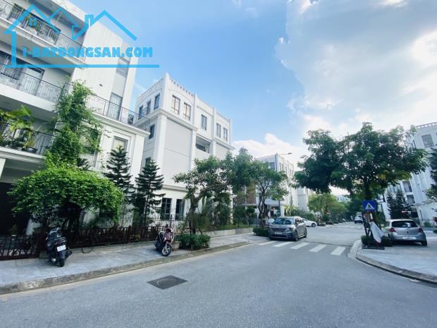 BIỆT THỰ THE MANOR CENTRAL PARK – NGUYỄN XIỂN - 202M2 - 55 TỶ.