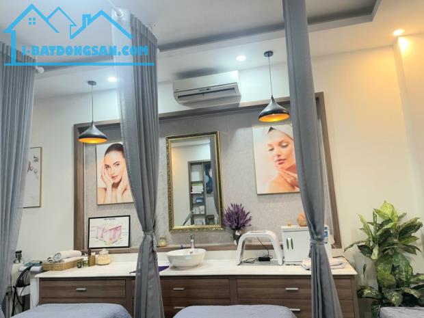 Bán nhà 4 Tầng có THANG MÁY khu V.I.P Bậc nhất Dĩ An,đường nhựa 22m