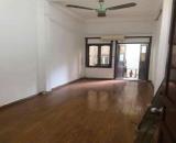 Bán nhà Văn Miếu, ngõ rộng, cách 1 nhà ra phố, 4 tầng ở ngay, 36m2, 4 tầng, giá 6.9 tỷ