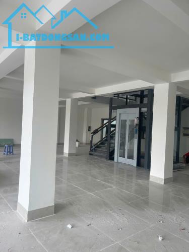 GIÁ TỐT: CHO THUÊ 3 CĂN SHOPHOUSE LIỀN THÔNG NHAU 300M2( DTSD 1.500M2) TP THỦ ĐỨC