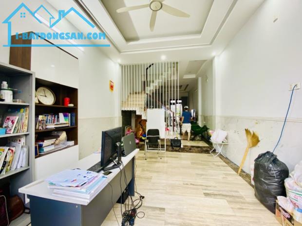 Bán nhà 3 tầng Gò Dưa, Tam Bình, Thủ Đức, TP HCM. DT 90m2,  sổ hồng riêng. Giá 7,08  tỷ. - 2
