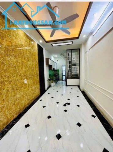 CHO THUÊ NHÀ NGUYÊN CĂN NGUYỄN KHÁNH TOÀN: 35M² X 5T, ĐỦ ĐỒ, GẦN Ô TÔ, 14TR