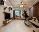 Bán nhà Quốc lộ 13 ngay KĐT Vạn Phúc, 97m2 ngang 5m, 3 tầng, sân đỗ ô tô, giá 12.5 tỷ