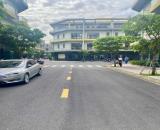 Bán Nhà phố thương mại 4 tầng, căn hoa hậu Bcons Uni Valley, chỉ 11,xt