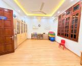 Hiếm phố Mai Anh Tuấn 80m2, 4 tầng, mặt tiền 6m sân cực rộng 3 ô tô tránh cận kề Hồ