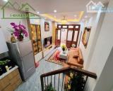 Bán nhà Phố Trạm Long Biên 42 mét X 5 tầng, ngõ nông cách 20 mét ra mặt phố , giá 6.2 tỷ