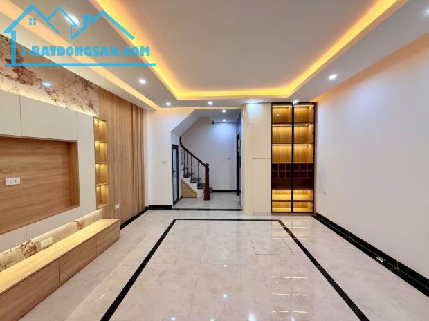 Trương Định, diện tích 55m, 6tầng . MT 4m. Giá 10.9 tỷ Hoàng Mai - 2