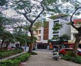 Bán nhà LK 5 tầng khu đô thị  Việt Hưng DT 120 m2 mặt 6 m view vườn hoa .
