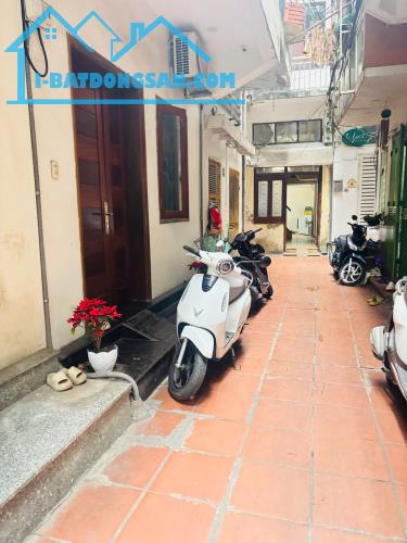 Bán Nhà Phố Nguyễn Trường Tộ, Hàng Bún, 10m ra phố - 31m2, 4 Tầng - sổ riêng, Giá 16,2 Tỷ - 2