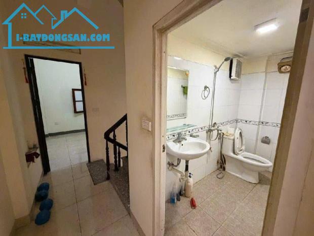 Bán Nhà Phố Nguyễn Trường Tộ, Hàng Bún, 10m ra phố - 31m2, 4 Tầng - sổ riêng, Giá 16,2 Tỷ