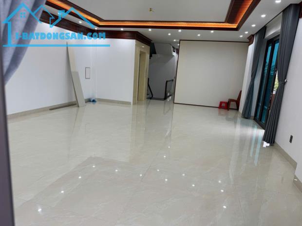 Cho thuê Tầng 1 + Tầng 2: Lô góc LK1-44 Mặt trục chính đường đôi, đường đi đường dẫn Cầu - 1