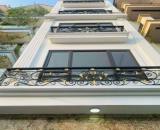 BÁN GẤP NHÀ BA ĐÌNH GIÁP RANH TÂY HỒ, HOÀN KIẾM MỚI KOONG THANG MÁY FULL NỘI THẤT 57M X 5