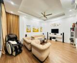 Hiếm phố Trần Quang Diệu 90m2, 3T, MT9.6m vỉa hè ô tô tránh khu VIP Đống Đa