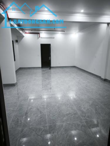 Cho thuê nhà 120m2 x 5 tầng 1 tum làm văn phòng, trung tâm giáo dục....gần ngã tư thị - 1