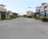 Bán nhà Q.8 đường trước nhà 8m. Diện tích 72m2. Kết cấu 3 tầng 3PN 3WC.
