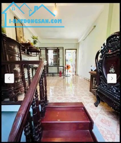 Cho thuê nhà ngõ 77 Lý Nam Đế, Hoàn Kiếm 35M x 5T Đẹp, Ngõ Ô Tô giá 20 triệu