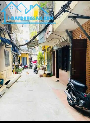 Cho thuê nhà ngõ 77 Lý Nam Đế, Hoàn Kiếm 35M x 5T Đẹp, Ngõ Ô Tô giá 20 triệu - 3