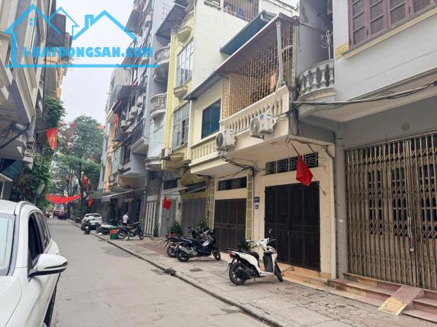 Hạ giá nhà Nguyễn Xiển 100m2, 3T, 2 mặt tiền 7.2m vỉa hè ô tô trước sau hiếm Thanh Xuân