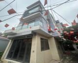 Nhà 4 tầng vị trí đẹp, gần nhiều tiện ích