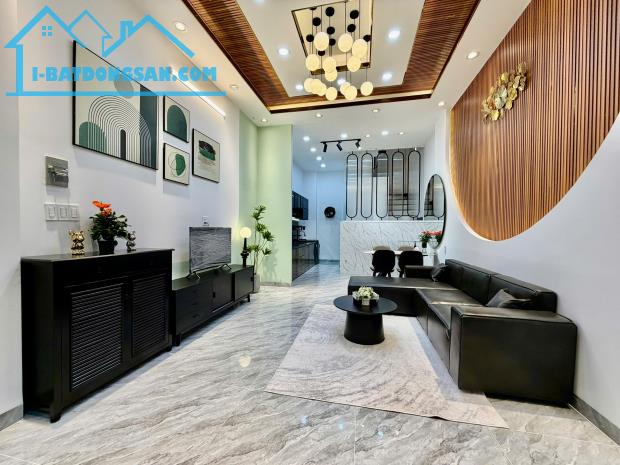 Nhà cách Q5 5phút Chánh Hưng P9Q8 P.Chánh Hưng full nội thất cao cấp