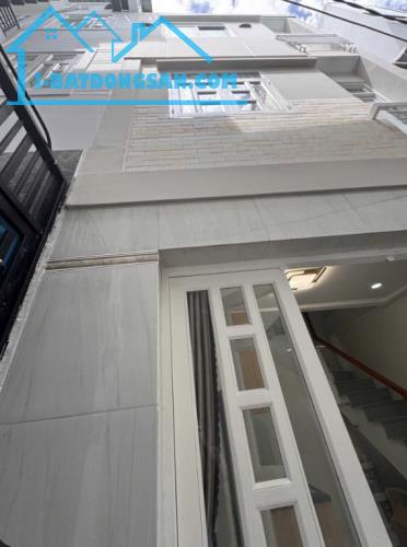 🏮 GẦN CHỢ XÓM CHIẾU – ĐƯỜNG SỐ 9, QUẬN 4 🏮 💰 Nhỉnh 2.x tỷ - 5