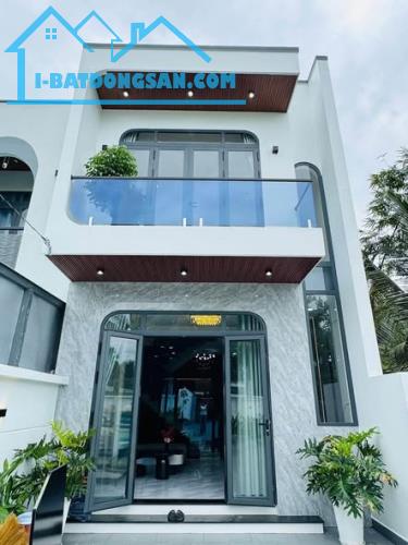 Nhà lầu sân vườn mới xây dựng mặt tiền kênh Huyện Lộ 94, P10 - 5