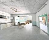 NHÀ ĐẸP GIÁ RẺ - MUA SẼ LỜI NGAY - MẶT TIỀN RỘNG 9M XE TẢI TRÁNH NHAU THOẢI MÁI .