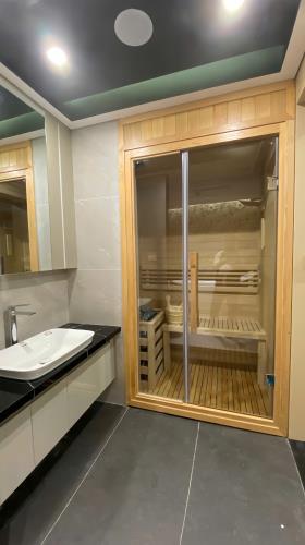 Bán nhà Gia Quất - Thượng Thanh, Long Biên | 68m² | 7 tầng thang máy | ô tô tránh