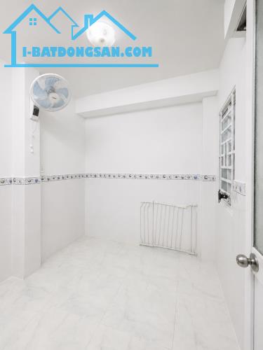 Bán Nhà Đường Sư Vạn Hạnh Quận 5 - 21m² x 2 Tầng - Chỉ 50m Ra An Đông Plaza - 3,3 Tỷ TL 💥 - 4