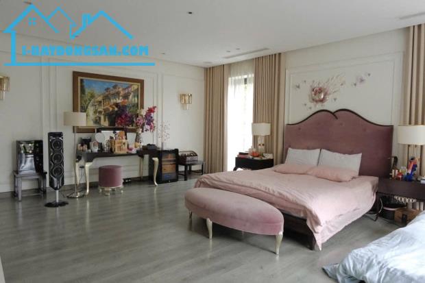 Biệt Thự Khu Vip Vinhomes RiverSide, Tuyên Ngôn Sống Đẳng Cấp 400m2, View Hồ - 200 Tỷ