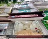 Cho thuê nhà 5 tầng Huỳnh Thúc Kháng, Đống Đa. Giá: 27tr/ tháng. LH: 0937158386